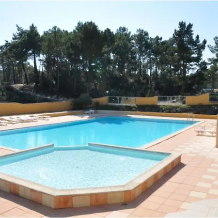 Kamp alanı Climatise Pour 6 Pers. - Api-1-52-2570 *